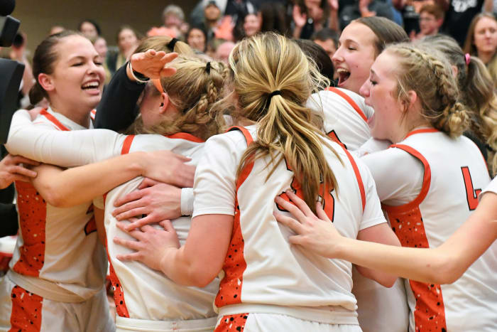 a Silverton Crater 5A Oregon girls basketball final 2024 Leon Neuschwander 61